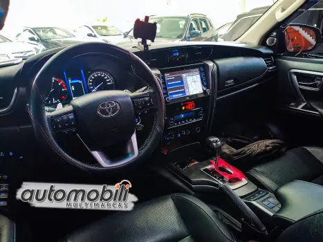 TOYOTA Hilux SW4 2.8 4P SRX 4X4 TURBO DIESEL AUTOM�TICO, Foto 10