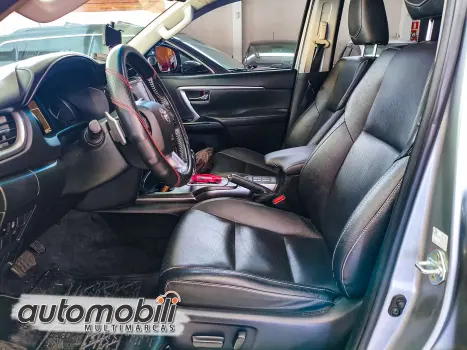 TOYOTA Hilux SW4 2.8 4P SRX 4X4 TURBO DIESEL AUTOM�TICO, Foto 12