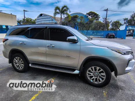 TOYOTA Hilux SW4 2.8 4P SRX 4X4 TURBO DIESEL AUTOM�TICO, Foto 14