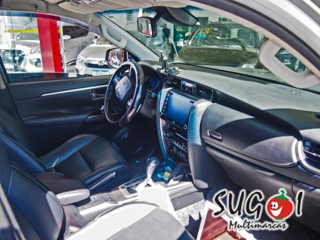 TOYOTA Hilux SW4 2.8 16V 4P SRX 4X4 7 LUGARES TURBO DIESEL AUTOM�TICO, Foto 8