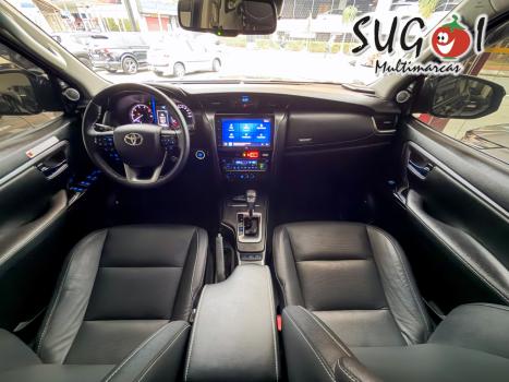 TOYOTA Hilux SW4 2.8 4P SRX 4X4 TURBO DIESEL AUTOM�TICO, Foto 11