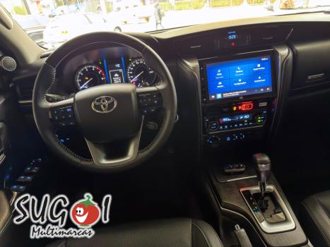 TOYOTA Hilux SW4 2.8 4P SRX 4X4 TURBO DIESEL AUTOM�TICO, Foto 12