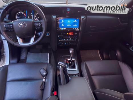 TOYOTA Hilux SW4 2.8 16V 4P SRX PLATINUM 4X4 7 LUGARES TURBO DIESEL AUTOMÁTICO, Foto 13