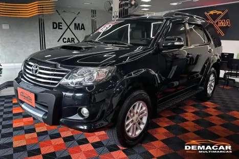 TOYOTA Hilux SW4 3.0 V6 12V 4P SRV TURBO DIESEL AUTOMÁTICO, Foto 2