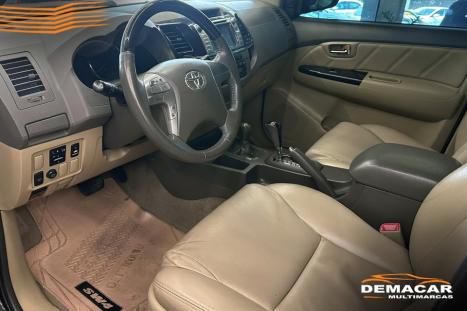 TOYOTA Hilux SW4 3.0 V6 12V 4P SRV TURBO DIESEL AUTOMÁTICO, Foto 12