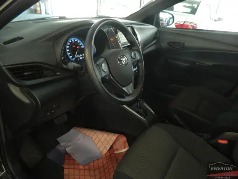 TOYOTA Yaris Hatch 1.3 16V 4P FLEX XL PLUS TECH MULTIDRIVE AUTOM�TICO CVT, Foto 9