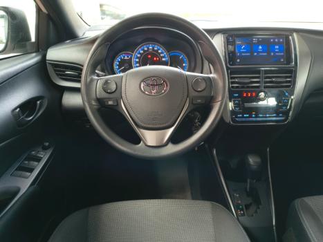 TOYOTA Yaris Hatch 1.5 16V 4P FLEX XL MULTIDRIVE AUTOMÁTICO CVT, Foto 10