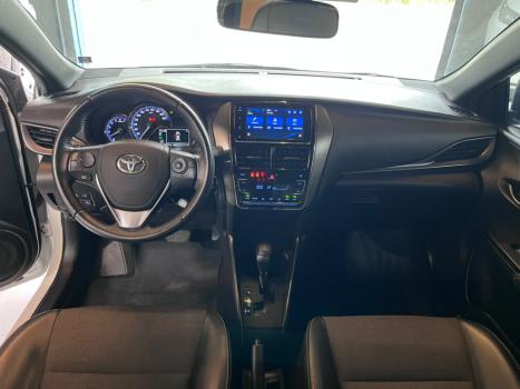 TOYOTA Yaris Hatch 1.5 16V 4P FLEX XS MULTIDRIVE AUTOMÁTICO CVT, Foto 4