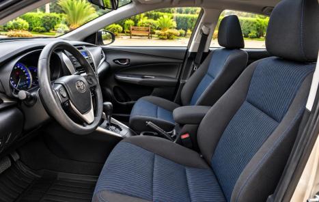 TOYOTA Yaris Hatch 1.3 16V 4P FLEX XL MULTIDRIVE AUTOMÁTICO CVT, Foto 5