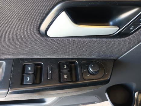 VOLKSWAGEN Fox 1.0 4P BLACKFOX FLEX, Foto 19