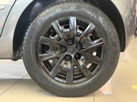 VOLKSWAGEN Fox 1.6 4P, Foto 8