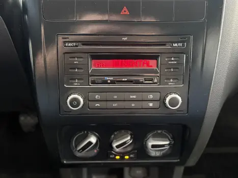 VOLKSWAGEN Fox 1.6 4P, Foto 13