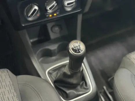 VOLKSWAGEN Fox 1.6 4P, Foto 15