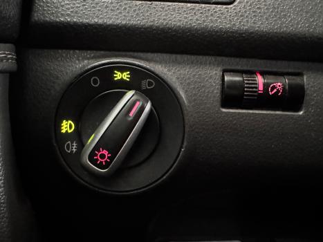 VOLKSWAGEN Polo Sedan 1.6 4P, Foto 8