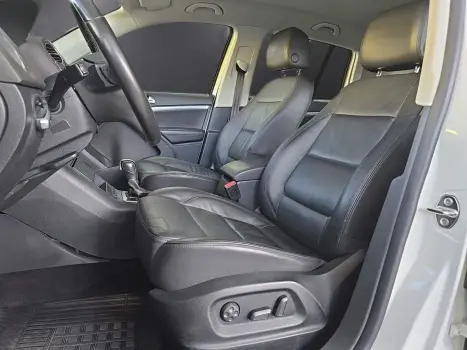 VOLKSWAGEN Tiguan , Foto 2