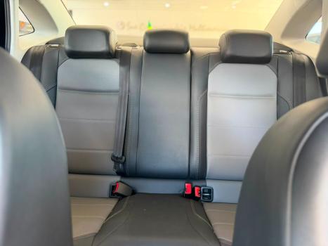 VOLKSWAGEN Virtus 1.0 4P 200 TSI FLEX HIGHLINE AUTOM�TICO, Foto 22