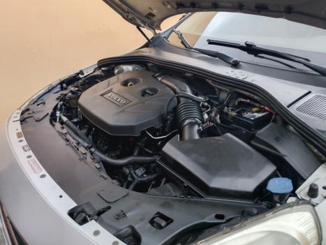VOLVO S60 2.0 16V 4P T5 R DESIGN TURBO AUTOM�TICO, Foto 2