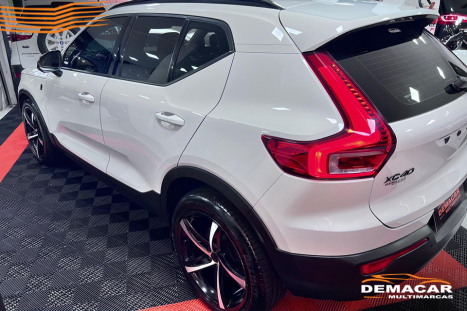 VOLVO XC40 2.0 16V 4P T5 TURBO MOMENTUM AWD GEARTRONIC AUTOMÁTICO, Foto 3 VOLVO XC40 2.0 16V 4P T5 TURBO MOMENTUM AWD GEARTRONIC AUTOMÁTICO, Foto 3