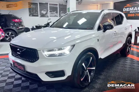 VOLVO XC40 2.0 16V 4P T5 TURBO MOMENTUM AWD GEARTRONIC AUTOMÁTICO, Foto 4 VOLVO XC40 2.0 16V 4P T5 TURBO MOMENTUM AWD GEARTRONIC AUTOMÁTICO, Foto 4