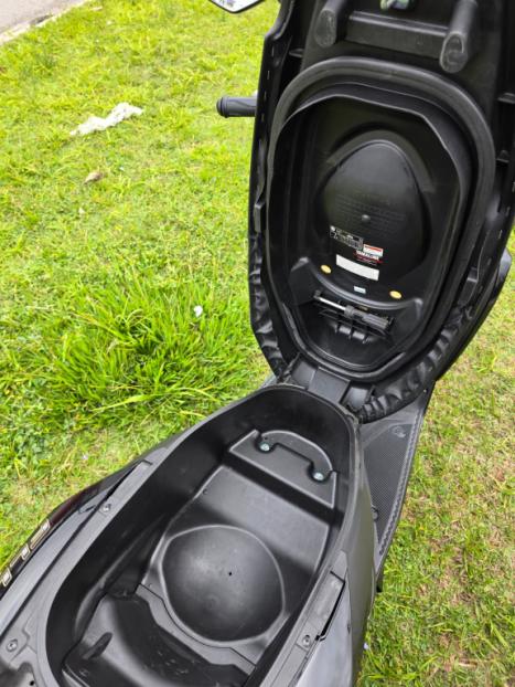 YAMAHA Fluo 125 ABS, Foto 10
