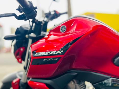 YAMAHA FZ 15 Fazer ABS, Foto 3