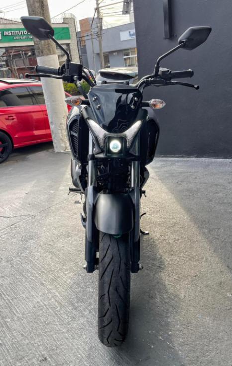YAMAHA FZ 15 Fazer ABS, Foto 2