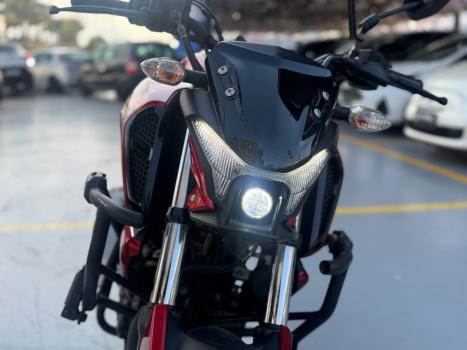 YAMAHA FZ 15 Fazer ABS, Foto 2