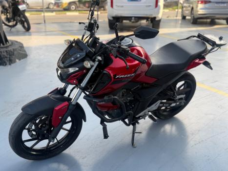 YAMAHA FZ 15 Fazer ABS, Foto 3