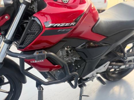 YAMAHA FZ 15 Fazer ABS, Foto 4