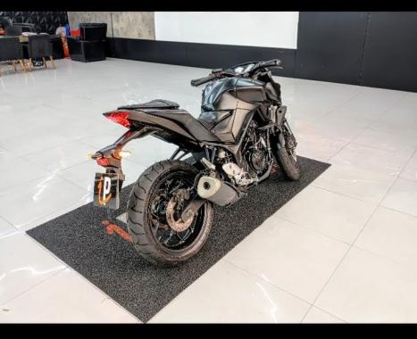 YAMAHA MT-03 300 ABS, Foto 3