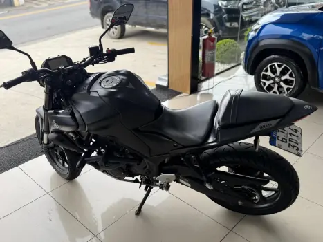 YAMAHA MT-03 300 ABS, Foto 8