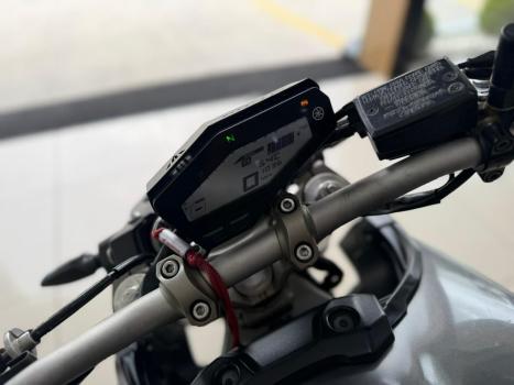 YAMAHA MT-09 850 ABS, Foto 9