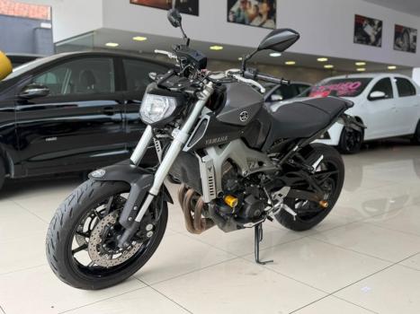 YAMAHA MT-09 850 ABS, Foto 10