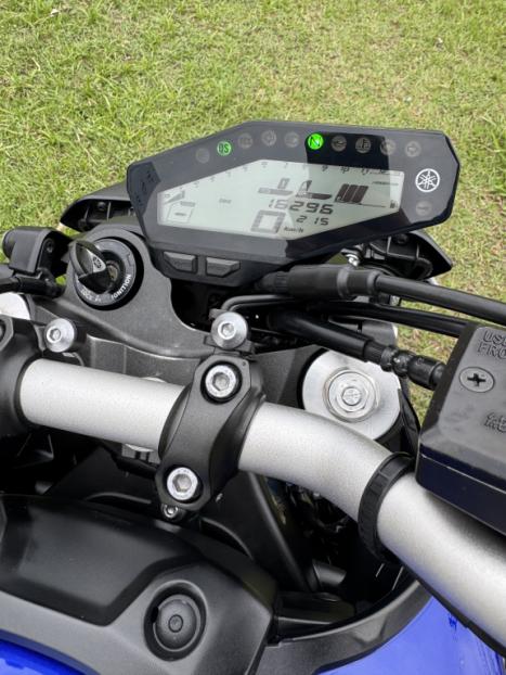 YAMAHA MT-09 850 ABS, Foto 11
