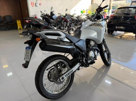 YAMAHA XTZ 250 TENER�, Foto 4