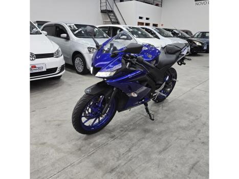 YAMAHA YZF R15 150 ABS, Foto 2