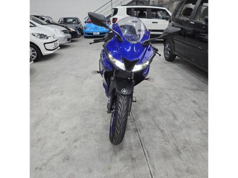YAMAHA YZF R15 150 ABS, Foto 3