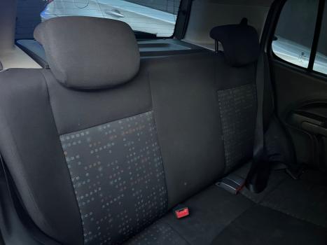 FIAT Uno 1.0 4P FLEX EVO VIVACE CELEBRATION, Foto 8