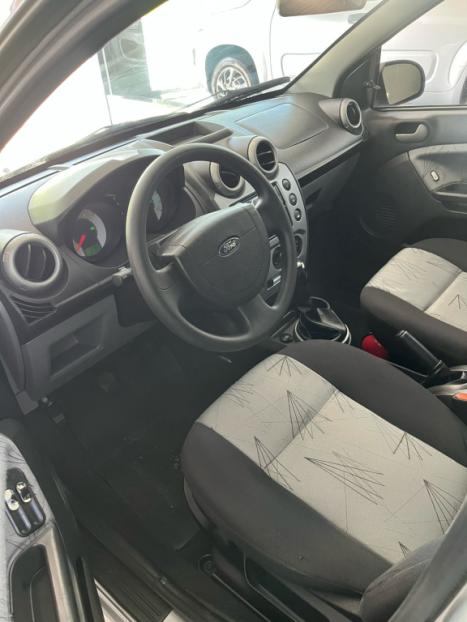 FORD Fiesta Hatch 1.6 CLASS, Foto 3