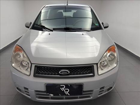 FORD Fiesta Hatch 1.6, Foto 2
