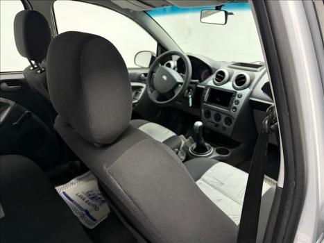 FORD Fiesta Hatch 1.6, Foto 15