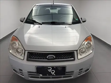 FORD Fiesta Hatch 1.6, Foto 2