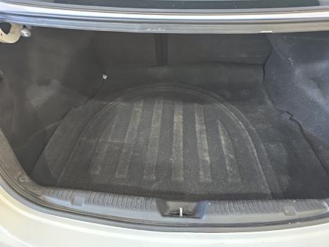 HYUNDAI Elantra 1.8 16V 4P, Foto 12