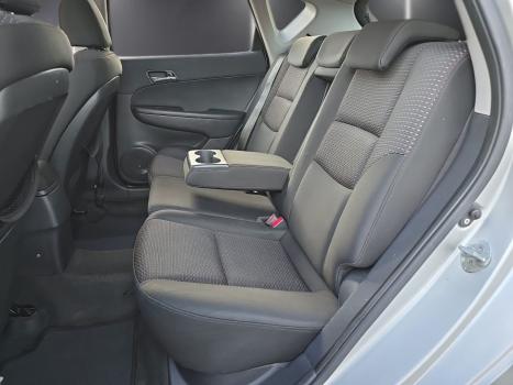 HYUNDAI I30 2.0 16V 4P GLS, Foto 3