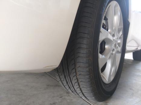 NISSAN March 1.6 16V 4P SV FLEX, Foto 15