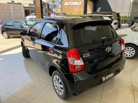 TOYOTA Etios Hatch 1.3 16V 4P FLEX, Foto 6