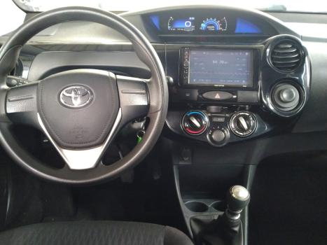 TOYOTA Etios Hatch 1.3 16V 4P FLEX X, Foto 5