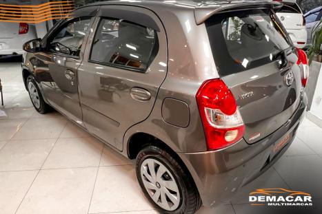 TOYOTA Etios Hatch 1.3 16V 4P FLEX X, Foto 4