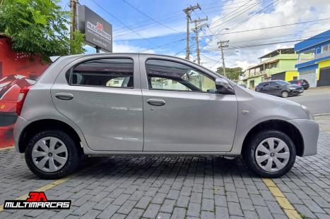 TOYOTA Etios Hatch 1.3 16V 4P FLEX X, Foto 2