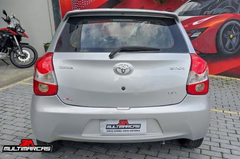 TOYOTA Etios Hatch 1.3 16V 4P FLEX X, Foto 4